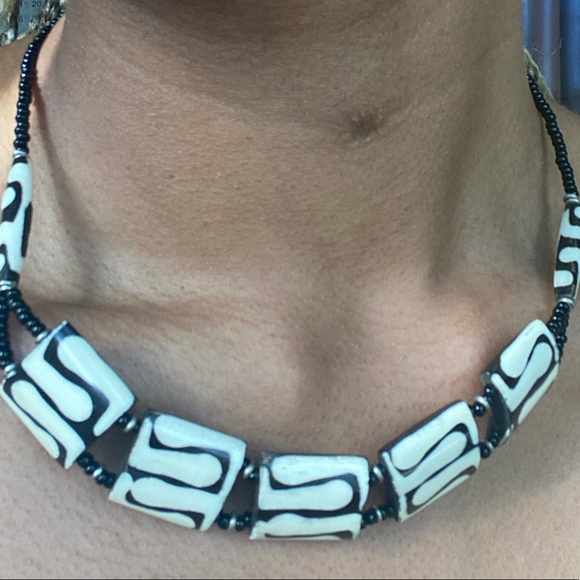 Tiki necklace - Picture 12 of 12